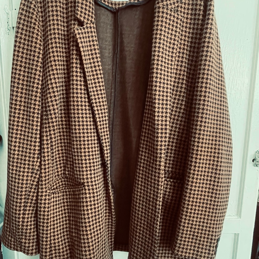 Old Navy Black and Tan Blazer Wool Blend Relaxed Fit beautiful and vintage style